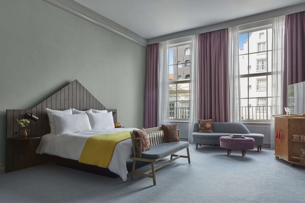 Amsterdam-Hotel Room-2-curated Amsterdam